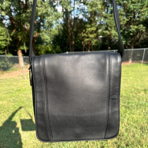Coach Other - Coach 1998 Shoulder Bag Made in Italy Black Glove Tanned Leather F8E-4183